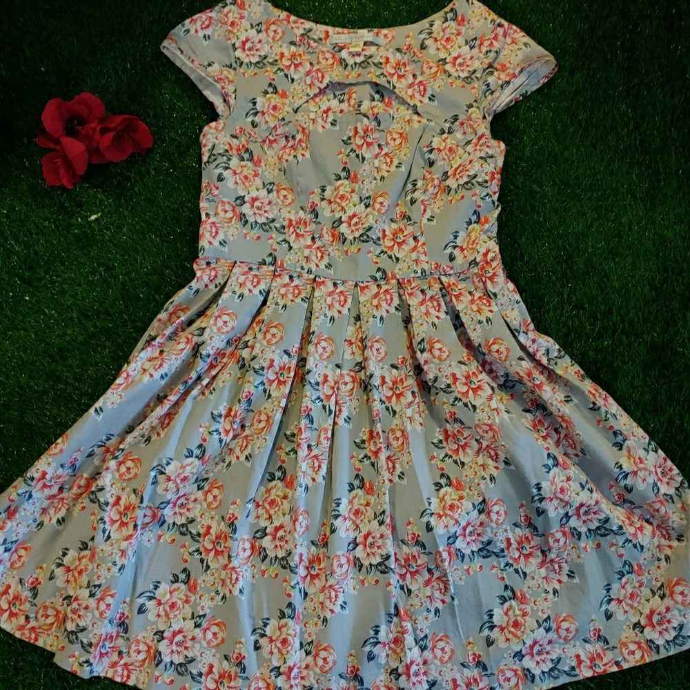 Lauren Conrad grey and flower pleated dress